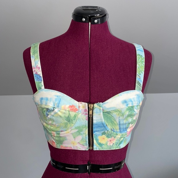 Tropical Crop Top - Picture 1 of 12